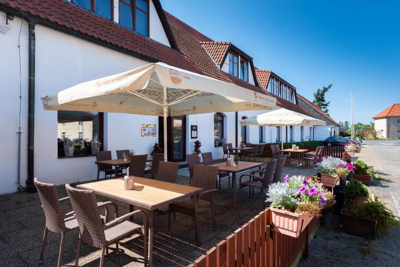 Hotel Floret Prŭhonice Eksteriør billede