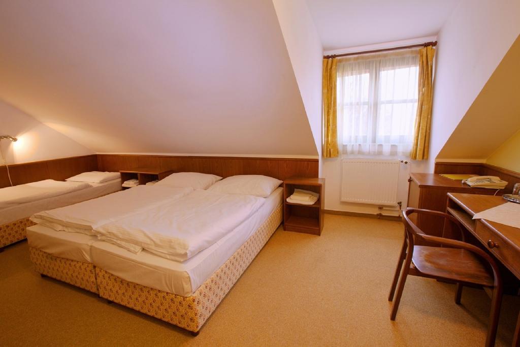 Hotel Floret Prŭhonice Eksteriør billede